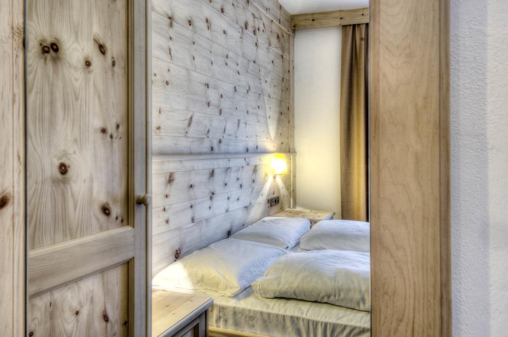 Family And Wellness Residence Ciasa Antersies San Cassiano  Room photo