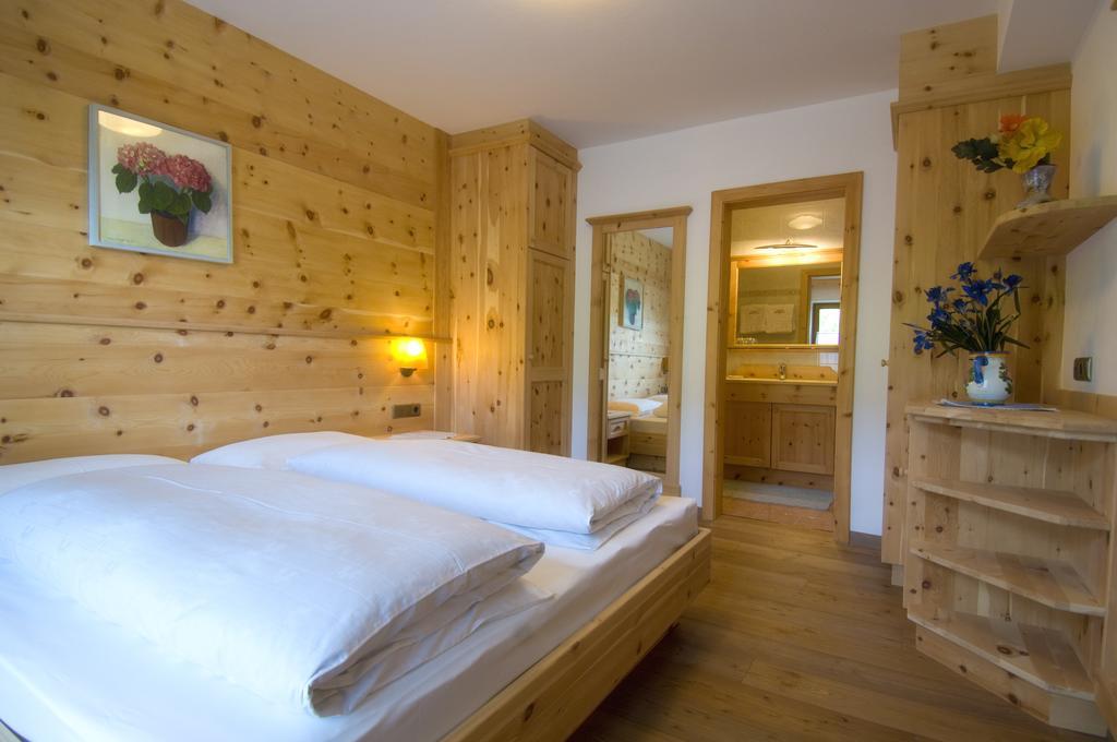 Family And Wellness Residence Ciasa Antersies San Cassiano  Room photo