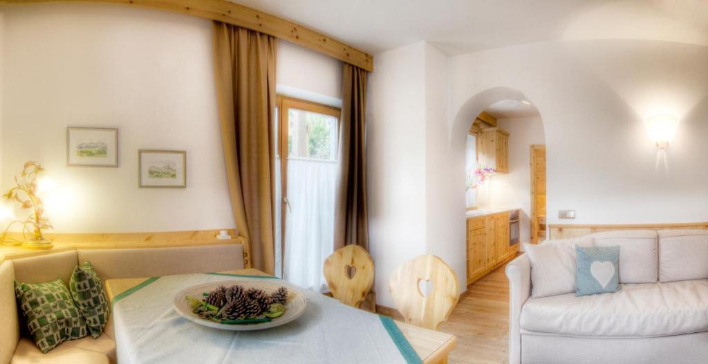 Family And Wellness Residence Ciasa Antersies San Cassiano  Room photo
