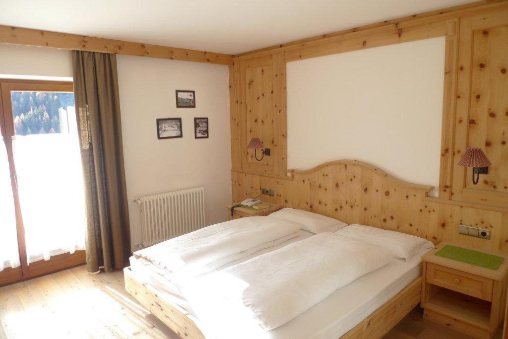 Family And Wellness Residence Ciasa Antersies San Cassiano  Room photo