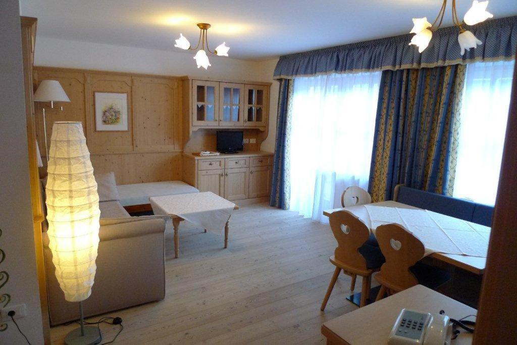 Family And Wellness Residence Ciasa Antersies San Cassiano  Room photo