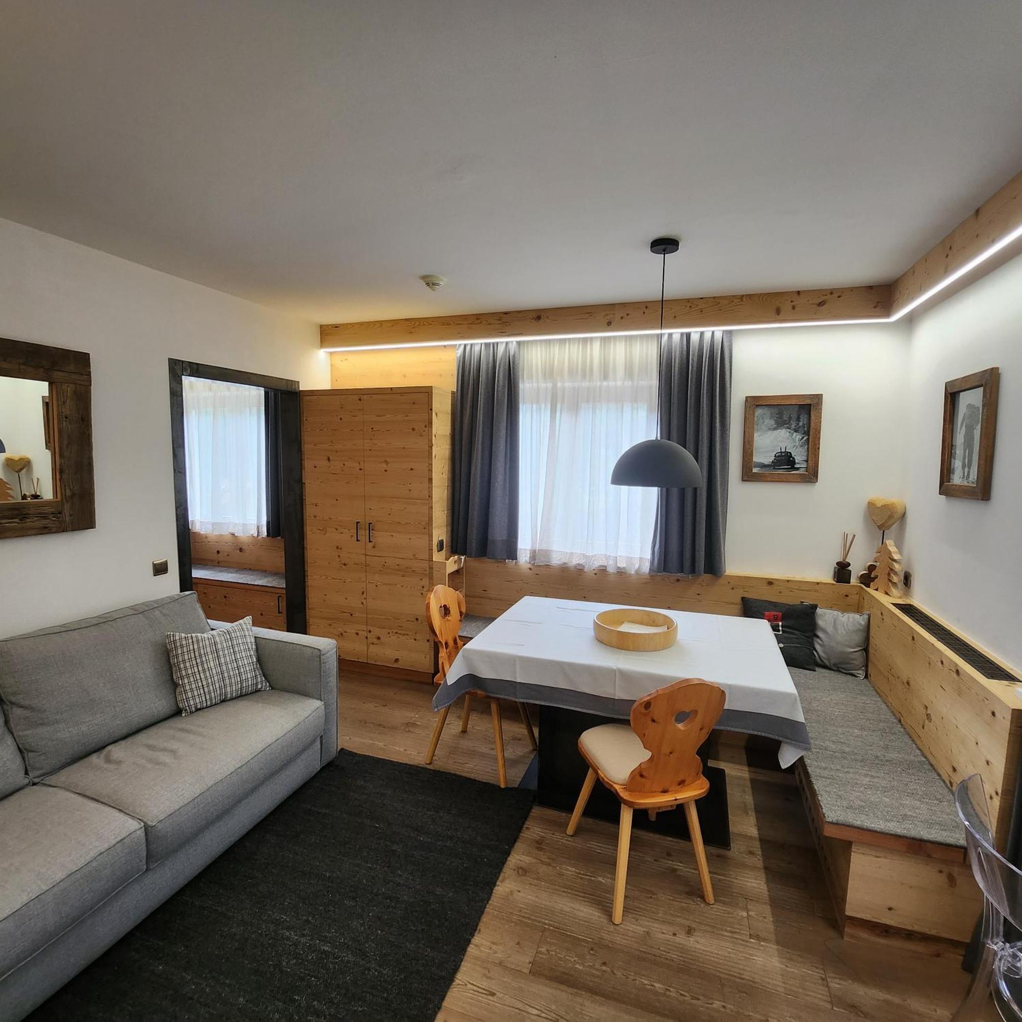 Family And Wellness Residence Ciasa Antersies San Cassiano  Exterior photo