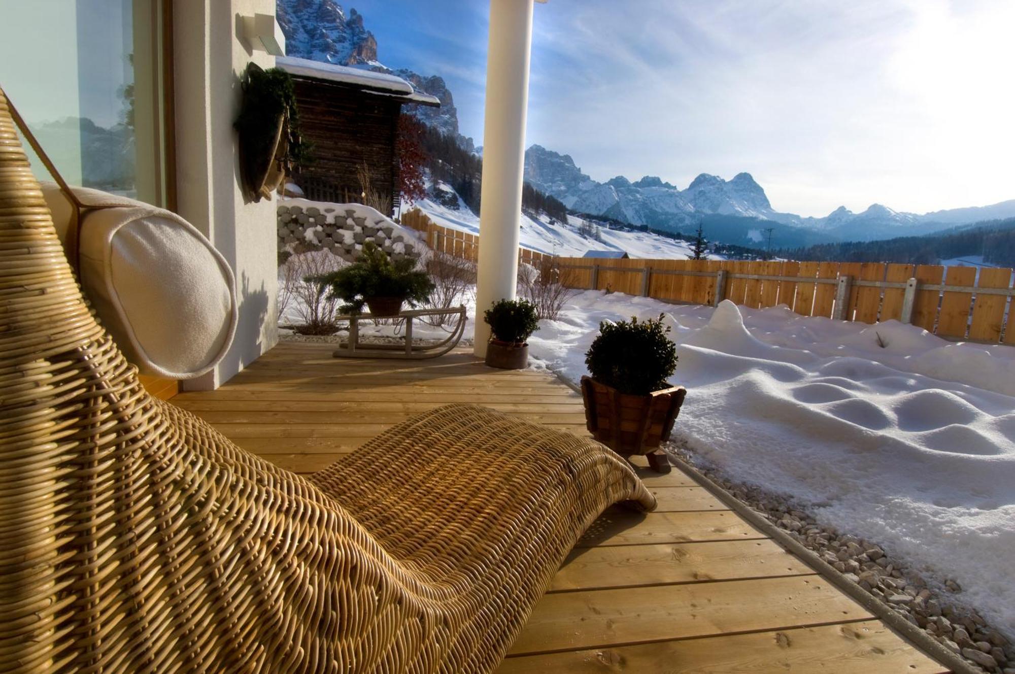 Family And Wellness Residence Ciasa Antersies San Cassiano  Exterior photo